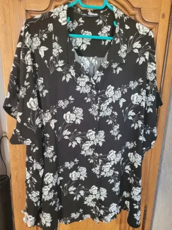 Chemisier noir taille 56/58