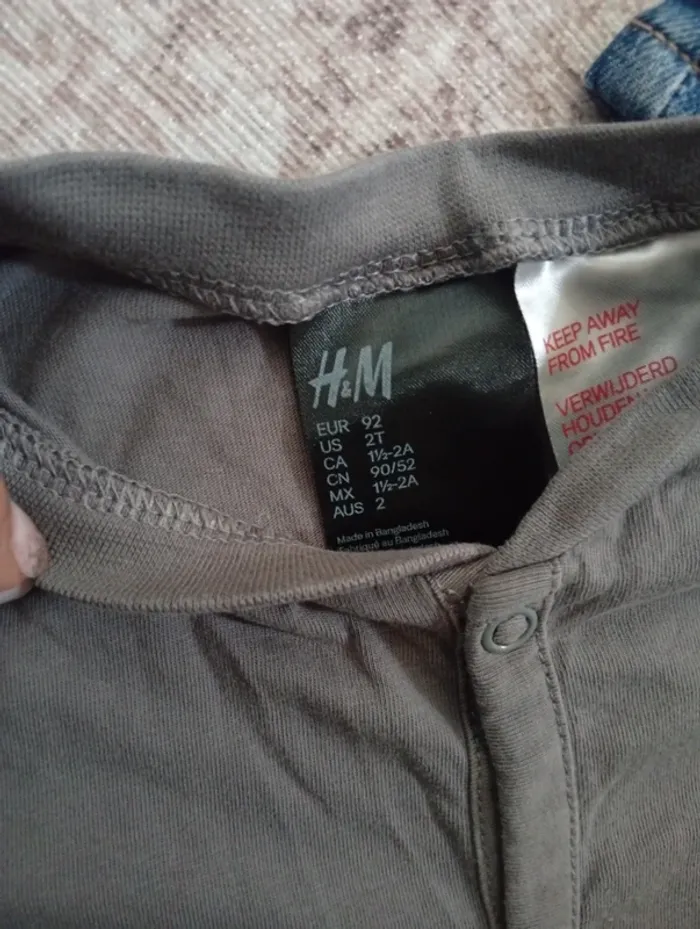 Lot vêtements garçon - Taille 12 mois et + - photo numéro 2