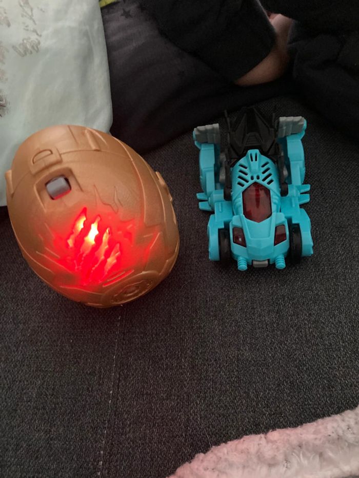 Oeuf dinosaure surprise