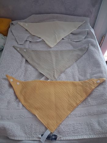🚼3 bavoirs bandana Neuf gaze de coton 