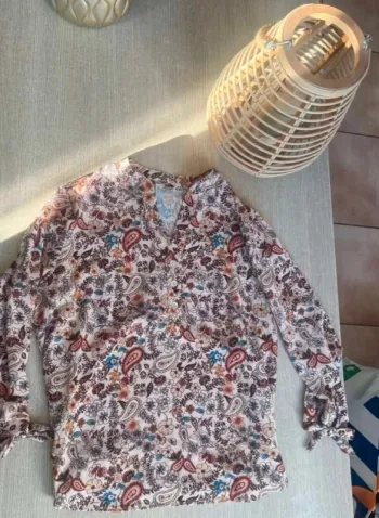 Blouse  fleurie  très  tendance