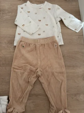 Pyjama 2 pièces bébé mixte taille 9mois