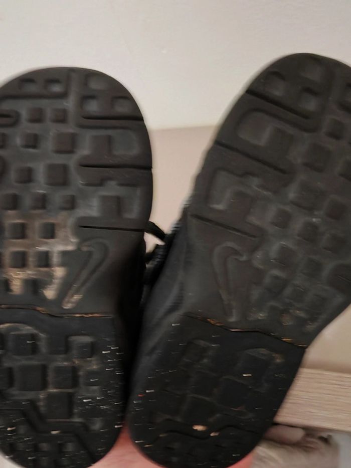 Basket Nike taille 23.5 - photo numéro 7
