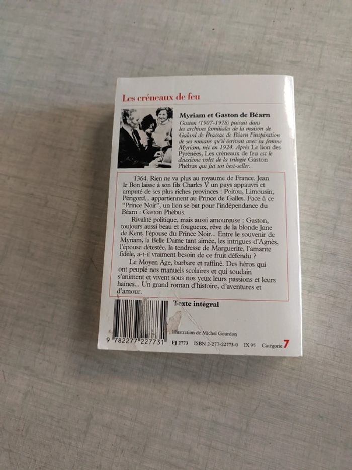 Livre Gaston Phébus tome 2 les créneaux de feu - photo numéro 2