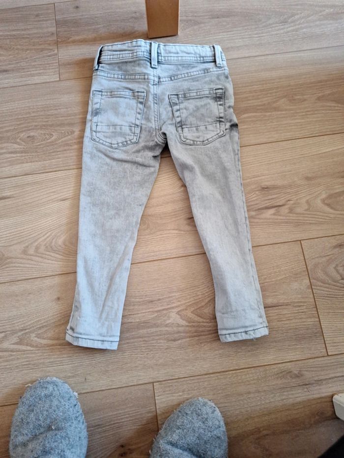 Jean délavé - photo numéro 2