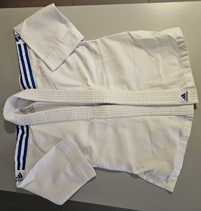 Ensemble de judo Adidas + claquettes Zoories– Taille 120-130 cm - photo numéro 4