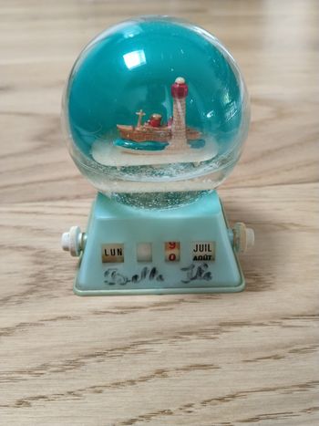 Boule à neige calendrier perpétuel Belle île 