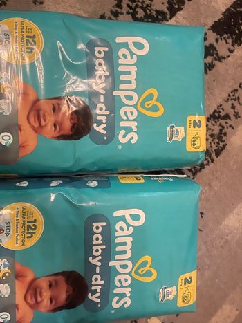 2 sac de couches Pampers, taille 2
