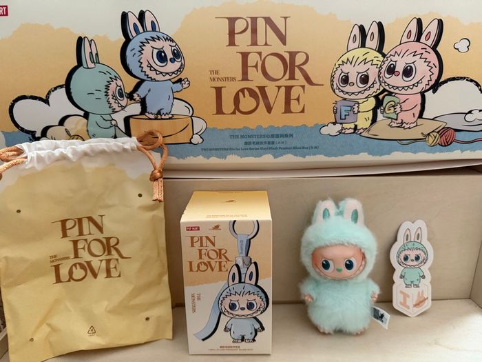 Popmart Labubu The Monster Pin for Love  Figurine I
