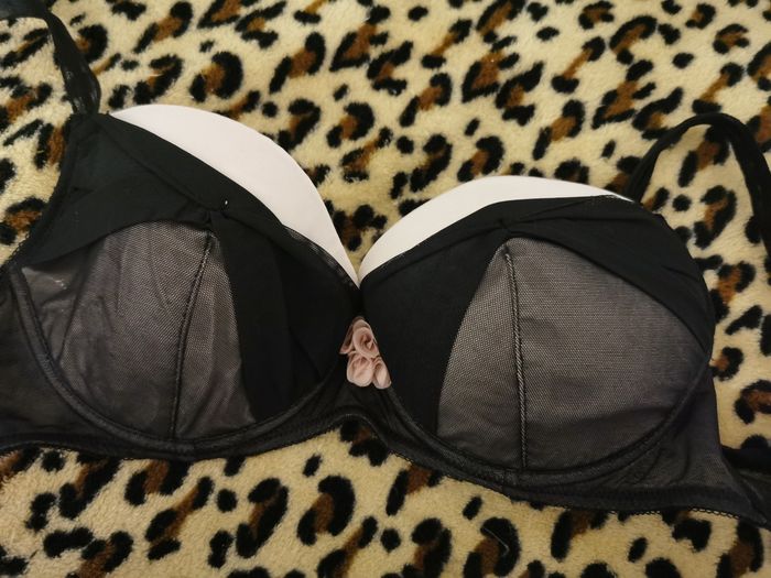 Soutien gorge noir rose dentelles MIM 95 C neuf - photo numéro 1