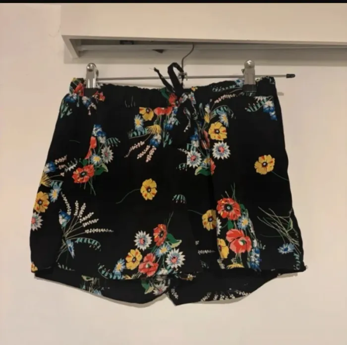 📦 Lot de 2 shorts femme - Taille XS - Très bon état - photo numéro 11