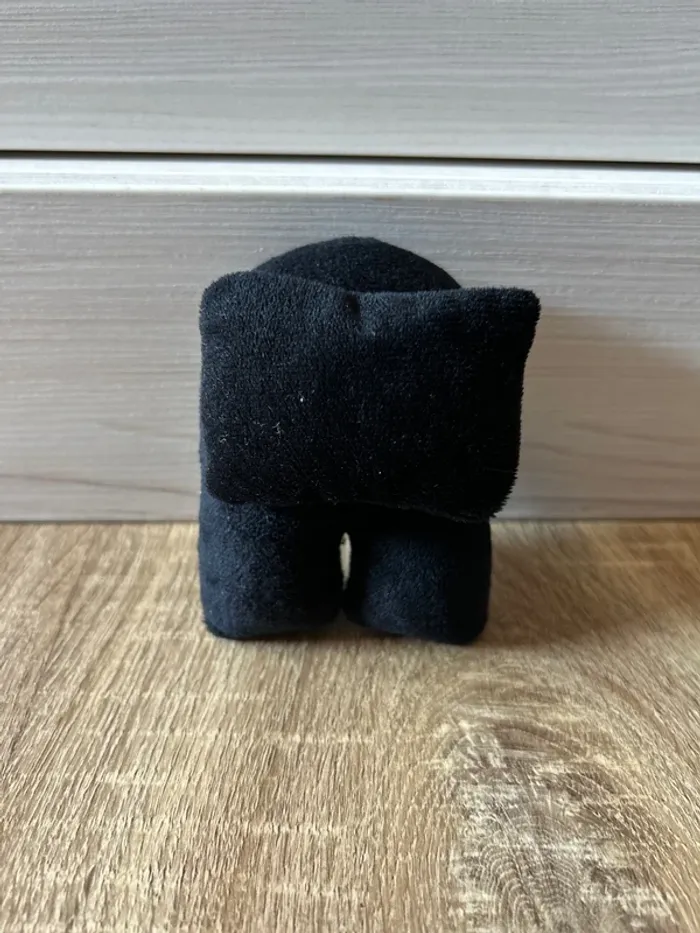 Peluche Among Us / Crewmate noir / 11 cm / Très bon état (sans étiquette) - photo numéro 2