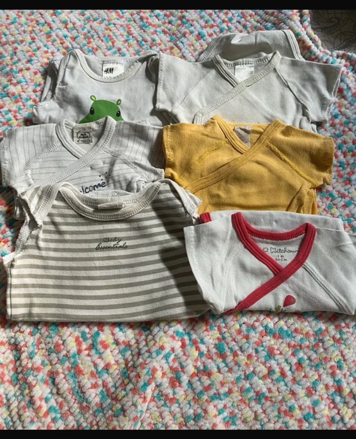 Lot 6 body été 1 mois