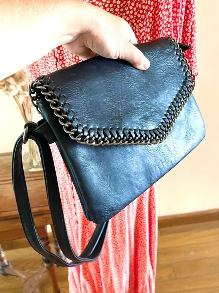 Sac à Main Noir Élégant avec Détails en Tresse et chaine brodé - photo numéro 14