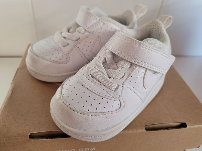Baskets NEUVES Bébé NIKE Court Borough Mid 2 TDV - Blanc (Taille 19.5/4C)