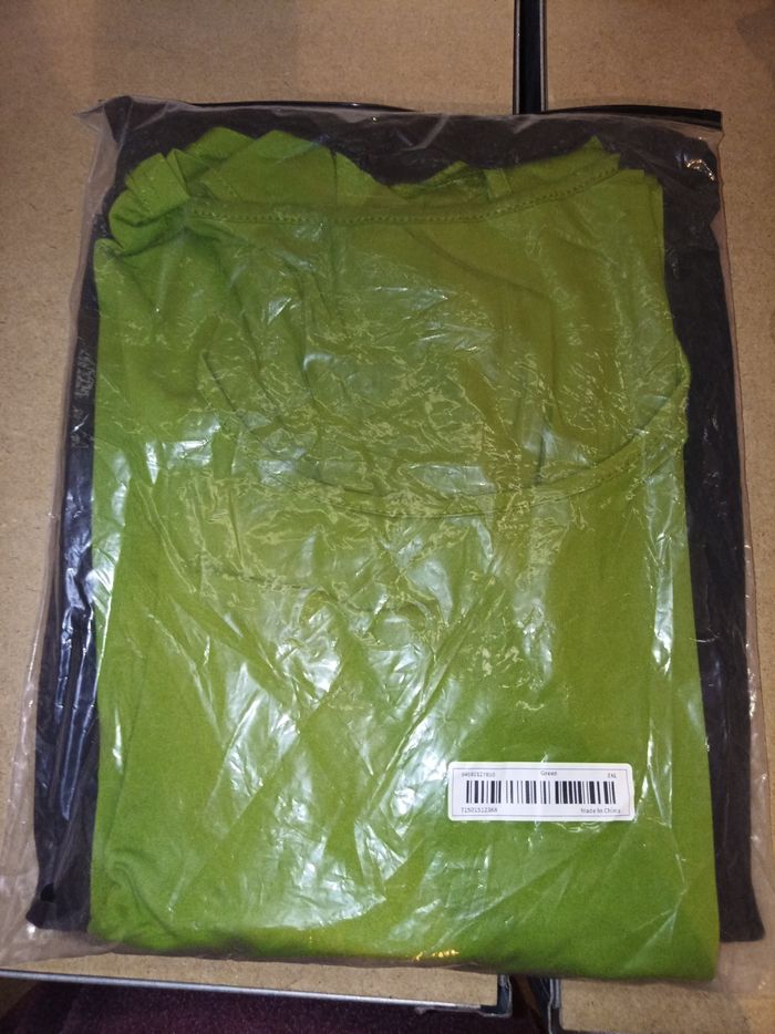 Débardeurs vert et noir 3 XL - photo numéro 3