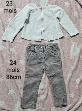 Lot ensemble 1 veste / gilet blanc 23mois et un pantalon gris  24mois