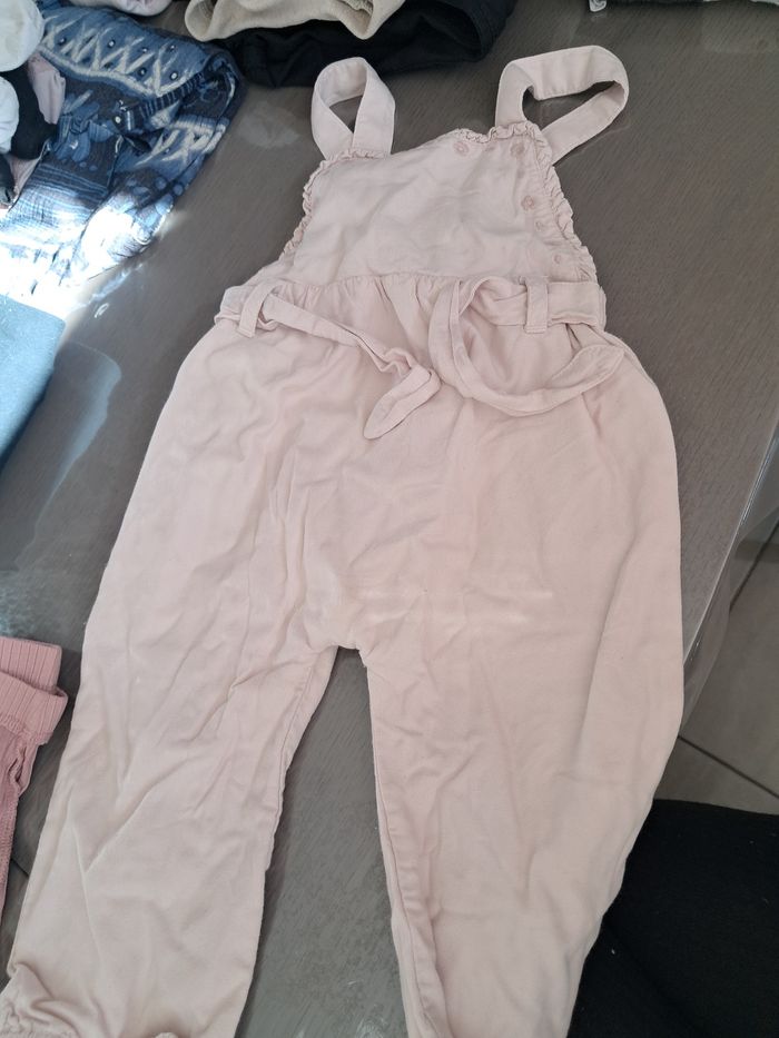 Salopette kiabi 24 mois taille petit