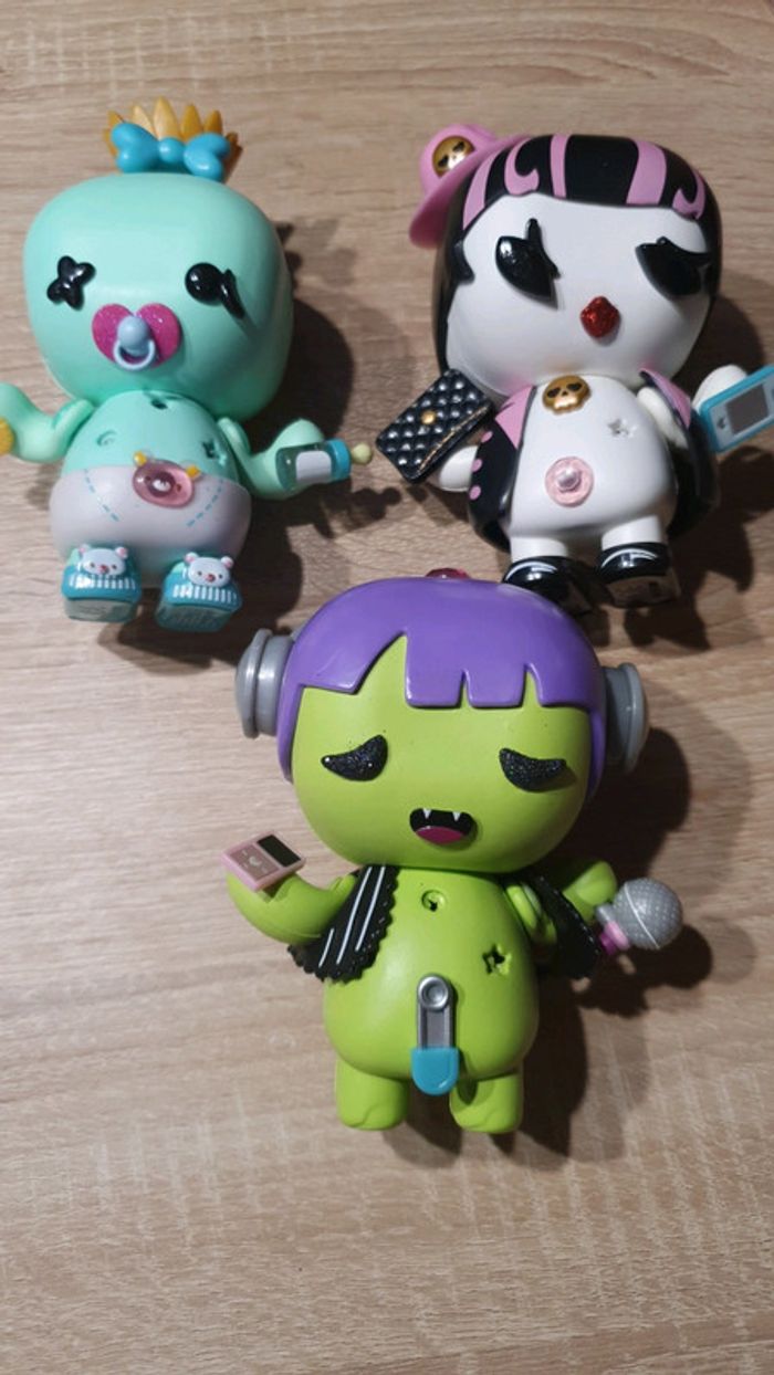 3 figurines - photo numéro 2