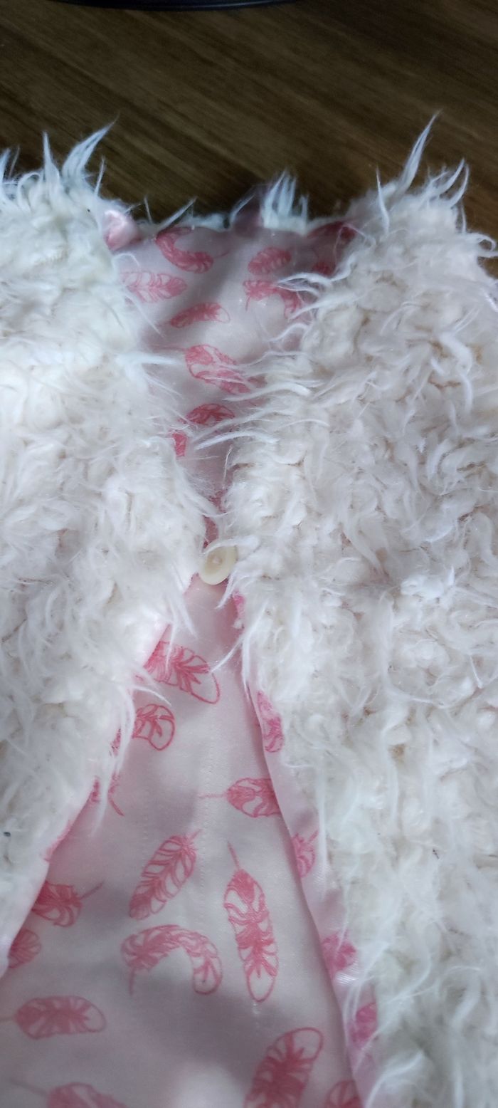 ☁️ Gilet sans manches en fausse fourrure – 24 mois ☁️ - photo numéro 3
