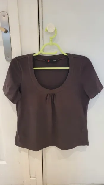 Top marron manches courtes col rond 90% coton