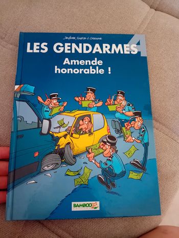 Les  gendarmes  amende honorable