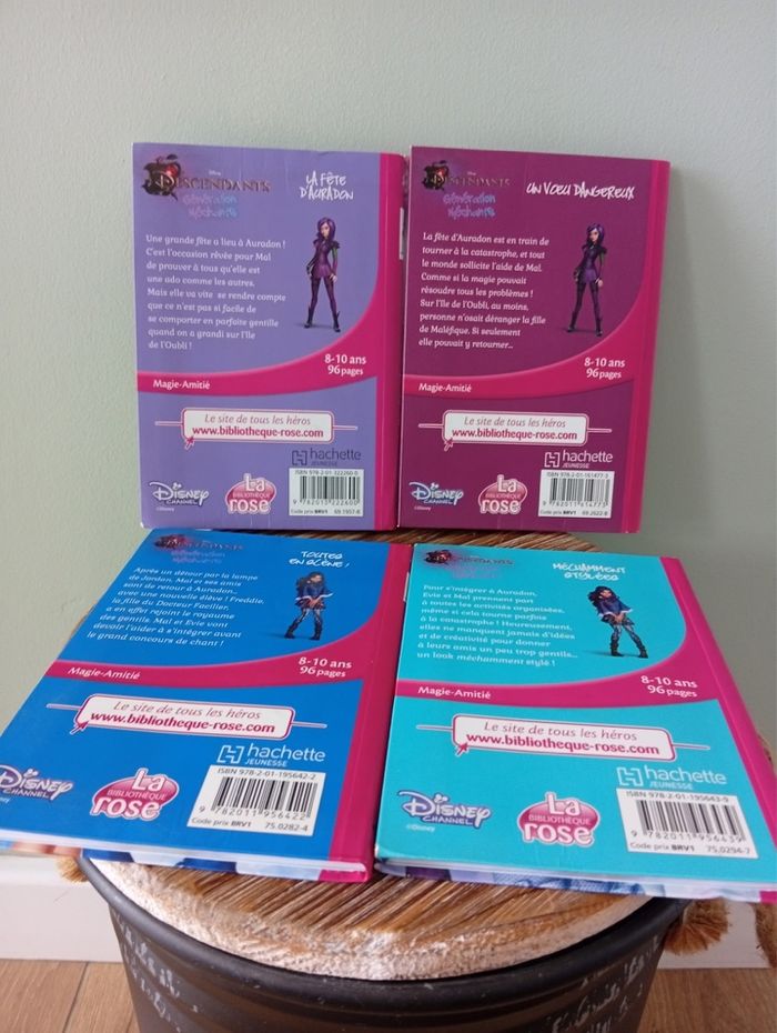 Lot bibliothèque rose « descendants » tome 1 à 10 - photo numéro 5