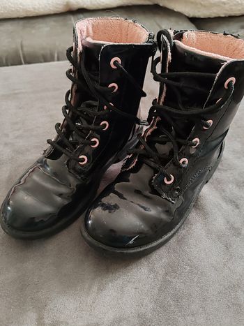 Chaussures boots noires brillantes fille taille 31