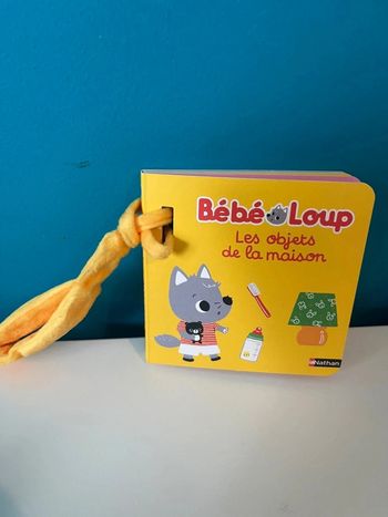 Livre imagier bébé loup les objets de la maison avec une attache neuf