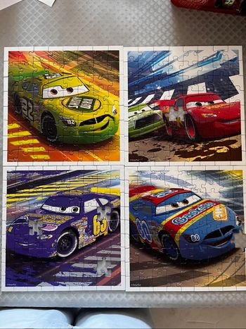 Lot de 4 puzzle cars