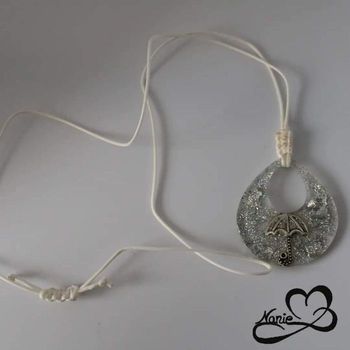 Pendentif en résine avec un parapluie et des feuilles d'argent !! 🌂☔☂️
