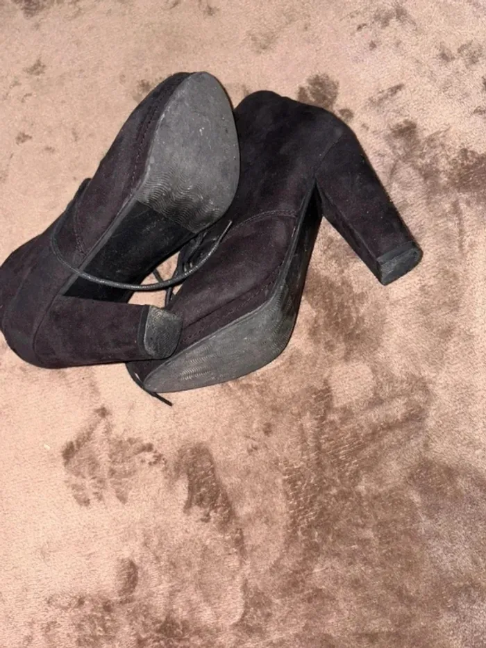 Bottines à talons à lacets femme taille 36 noires en très bon état - photo numéro 5