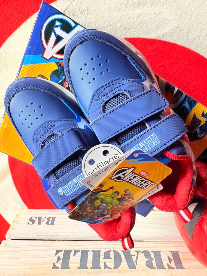 Chaussure lumineuse Marvel - photo numéro 8