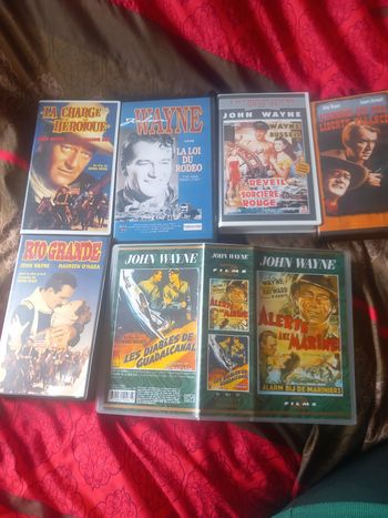 7 VHS films avec John Wayne 