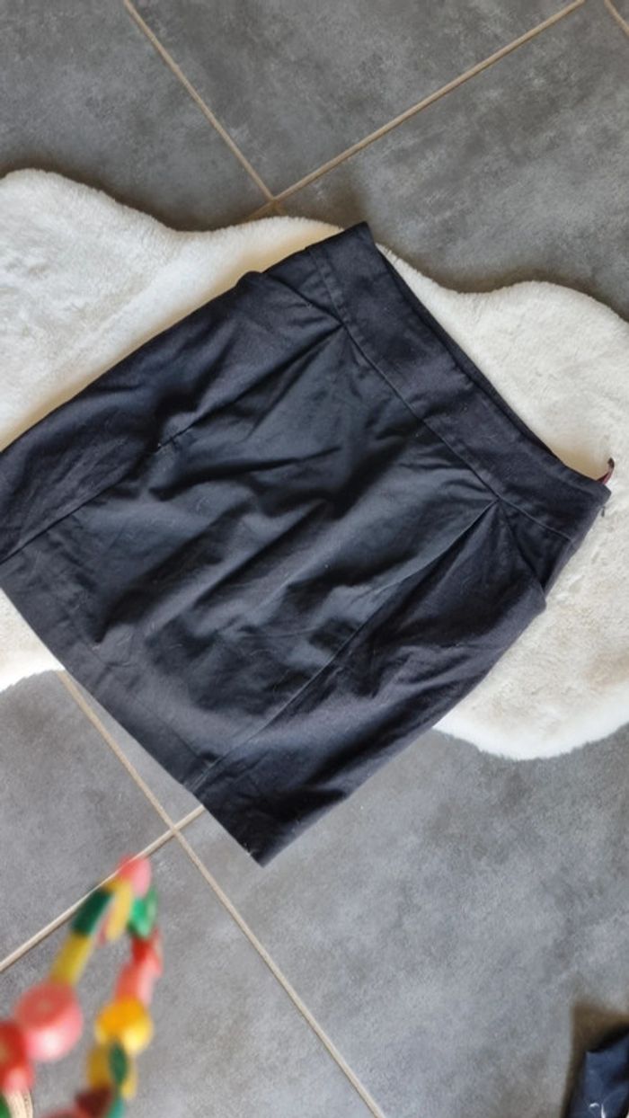 Jupe comptoir des Cotonniers laine noire 38 belle qualité, 2 poches - photo numéro 2