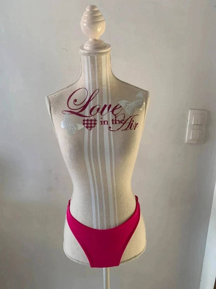 Superbe bas de bikini fushia  pretty little thing neuf taille eur 38