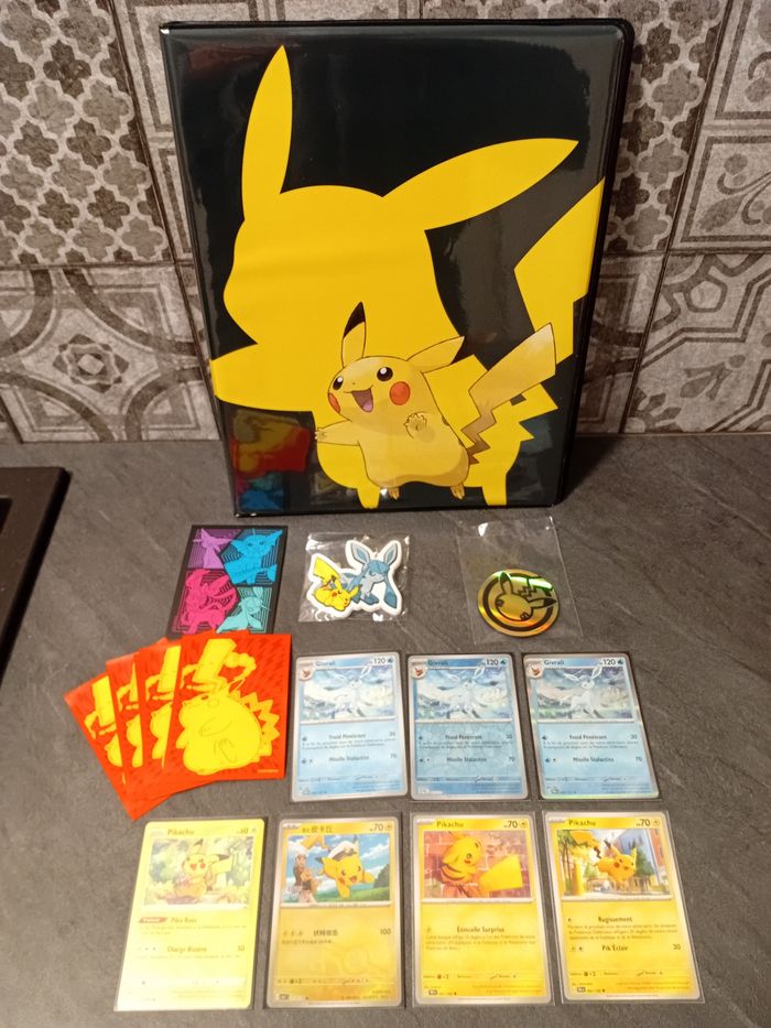 Lot pokémon pikachu givrali
