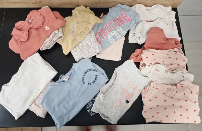 Lot de 5 pyjamas fille 2 pièces et 5 bodies manches longue TA0 - 24 mois