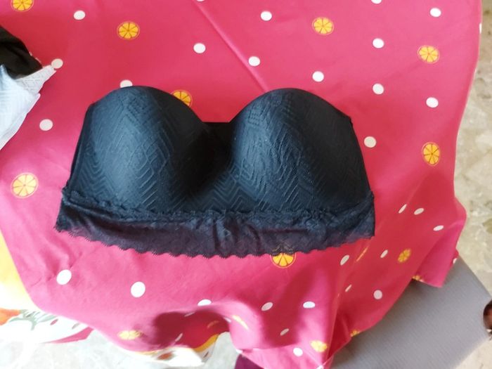 Brassiere dentelle noire taille xl neuve