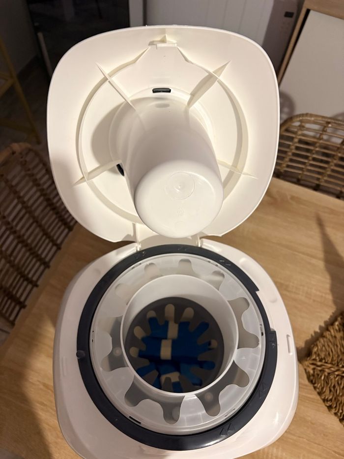 Poubelle à couches bébé