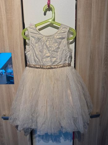 Magnifique robe 6 ans Dream tape à l’œil