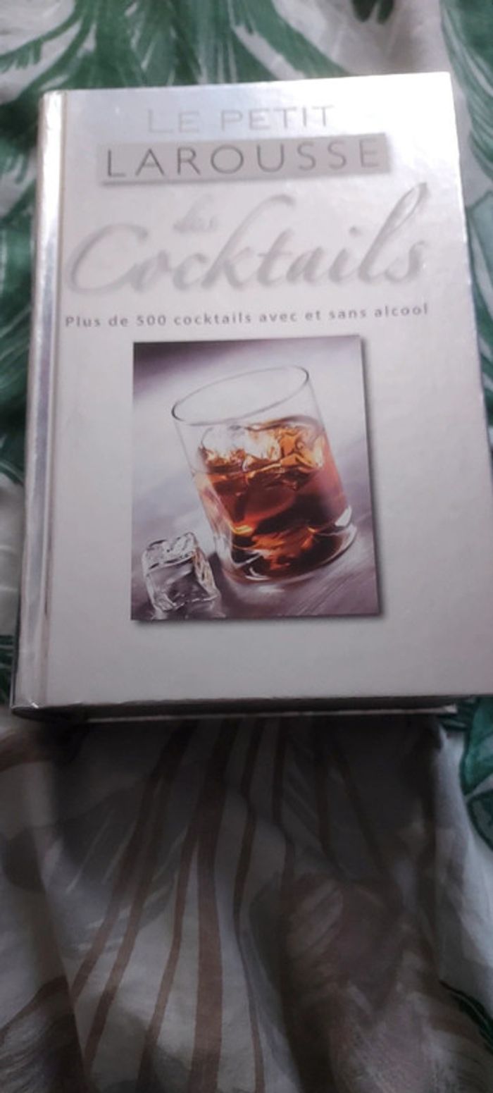 Le petit larousse des cocktails