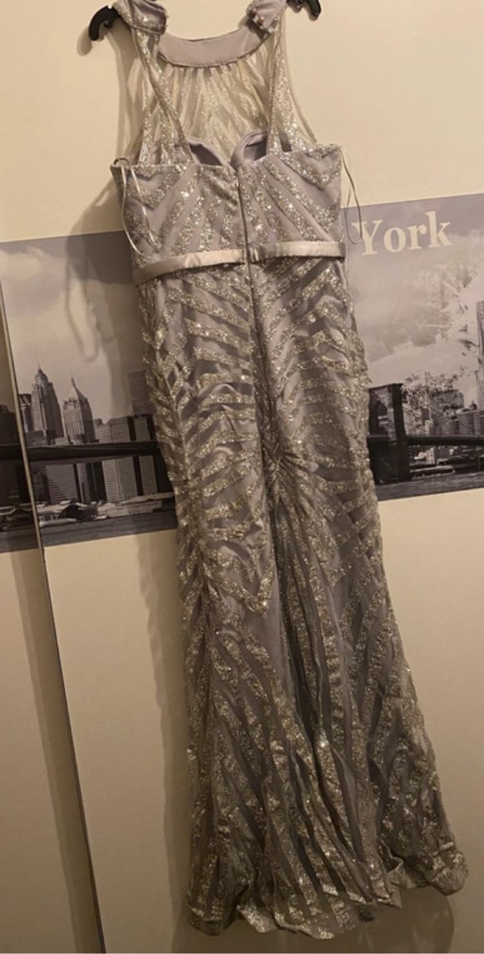 Robe de soirée - photo numéro 2