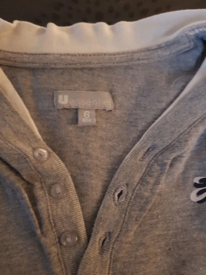 Tee-shirt col v 6 ans - photo numéro 2