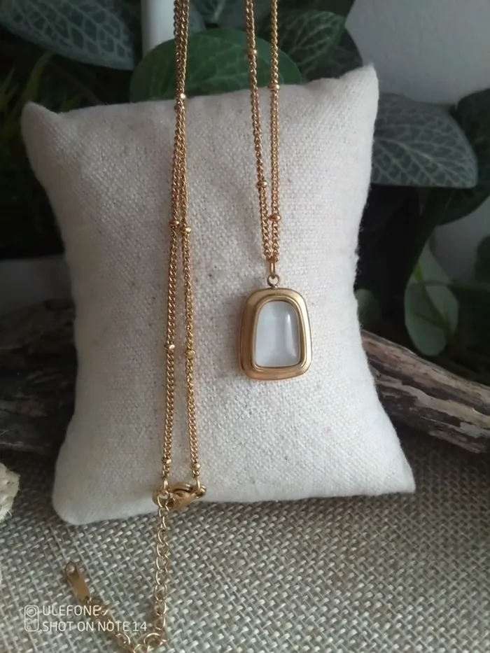 Collier pendentif sélénite naturelle