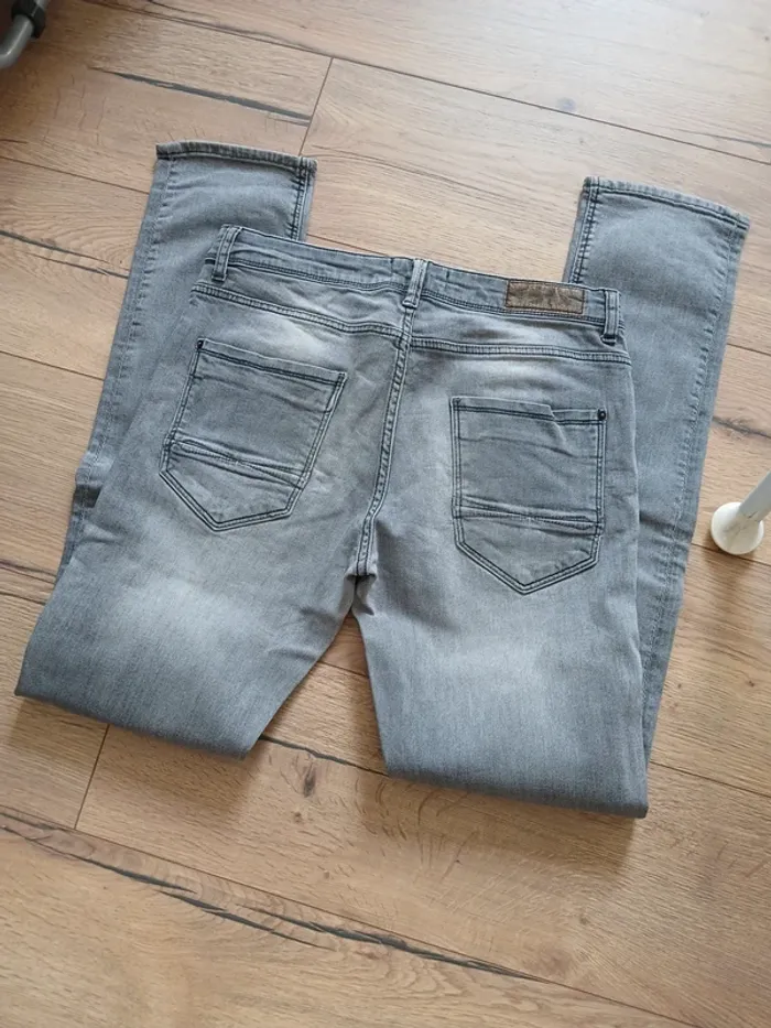 Jean bershka - photo numéro 4