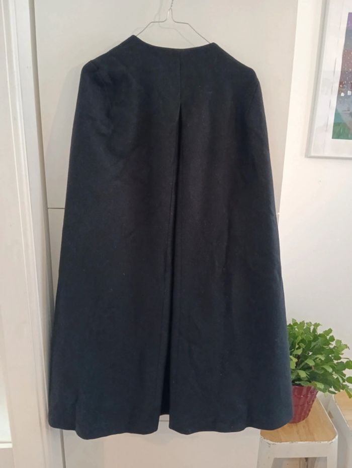 Cape noire Zara
Longueur 3/4
75% laine
Taille S - photo numéro 3