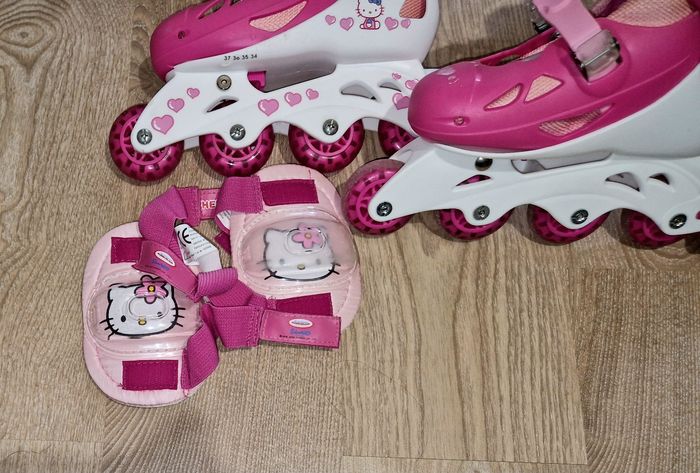 Roller hello kitty ajustables 34-37 excellent état - photo numéro 2