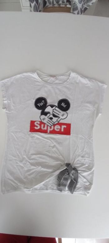Tee-shirt manches courtes  à noeud femme