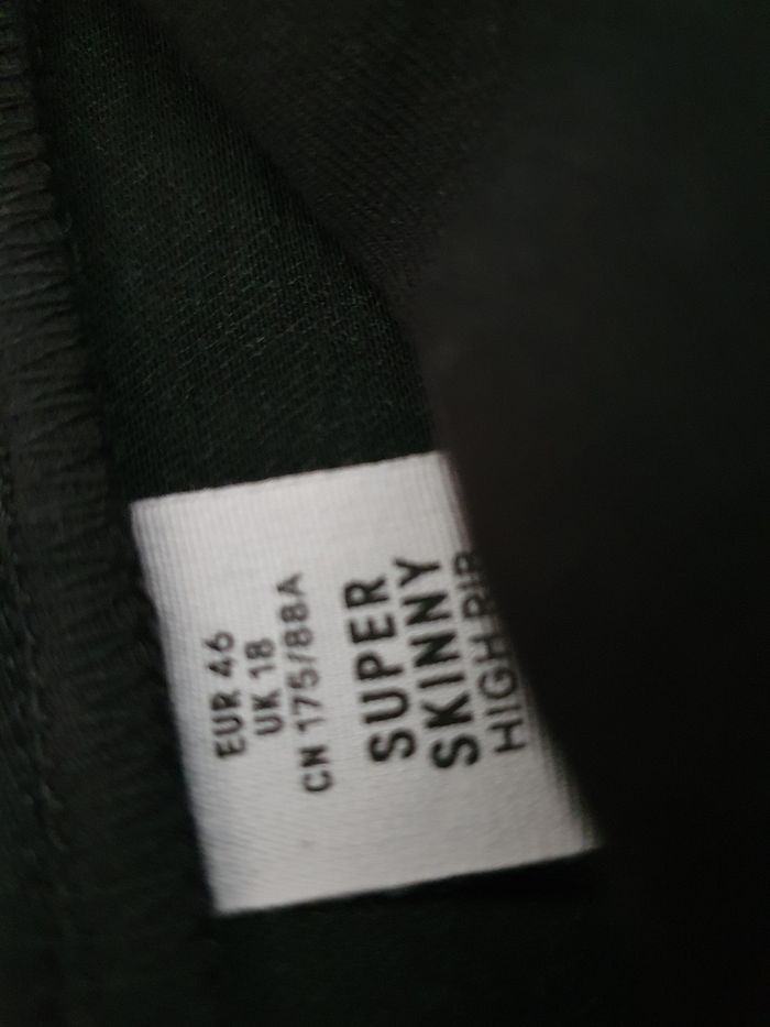 Lot 2 pantalons grossesse T46 neufs H&M - photo numéro 2